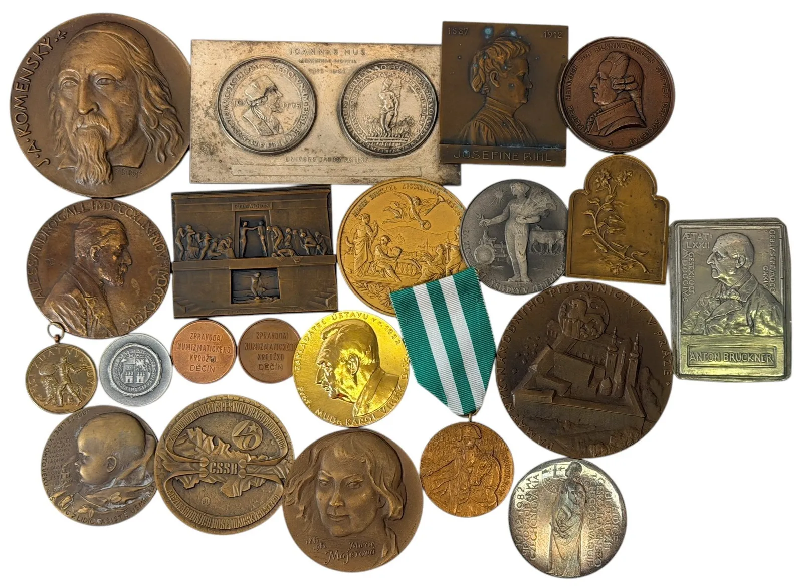 Soubor medailí a plaket Československa, Rakouska a Francie, období kolem roku 1900 - 1990. — 1