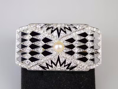 Art deco platinová brož s diamanty