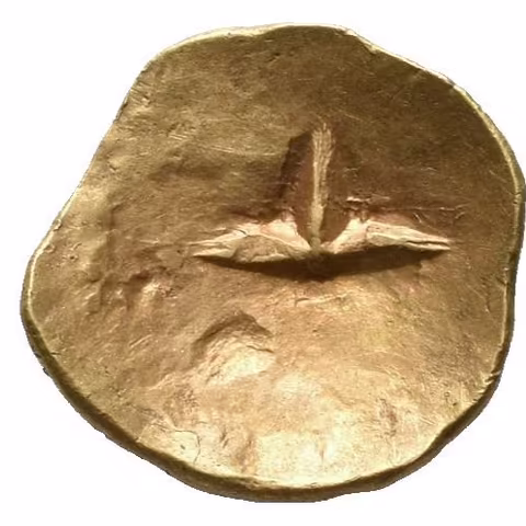 1/8 Statéru, Oválný nepravidelný hrbol / Symbol ve formě T v prohlubni,