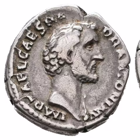 Denár, 139, Rv: AVG PIVS P M TR P COS II P P, nůž, kropenka, konev,