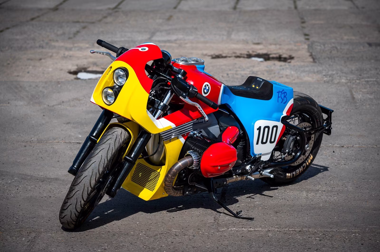 BMW 1.8 CSL ART BIKE