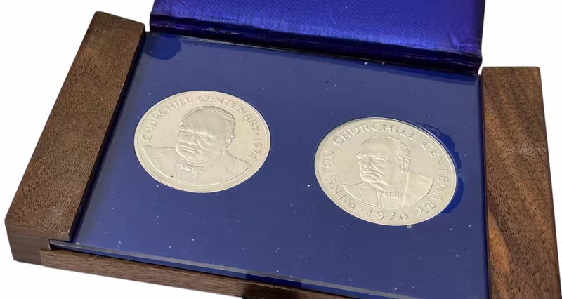 Kajmanské ostrovy, Sada pamětních mincí 25 Dollars a 20 Crowns - Winston Churchill