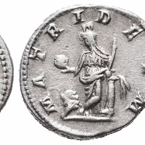 Denár, 211 - 217, Rv: MATRI DEVM, stojící Cybelle čelně drží buben a žezlo, opírá se