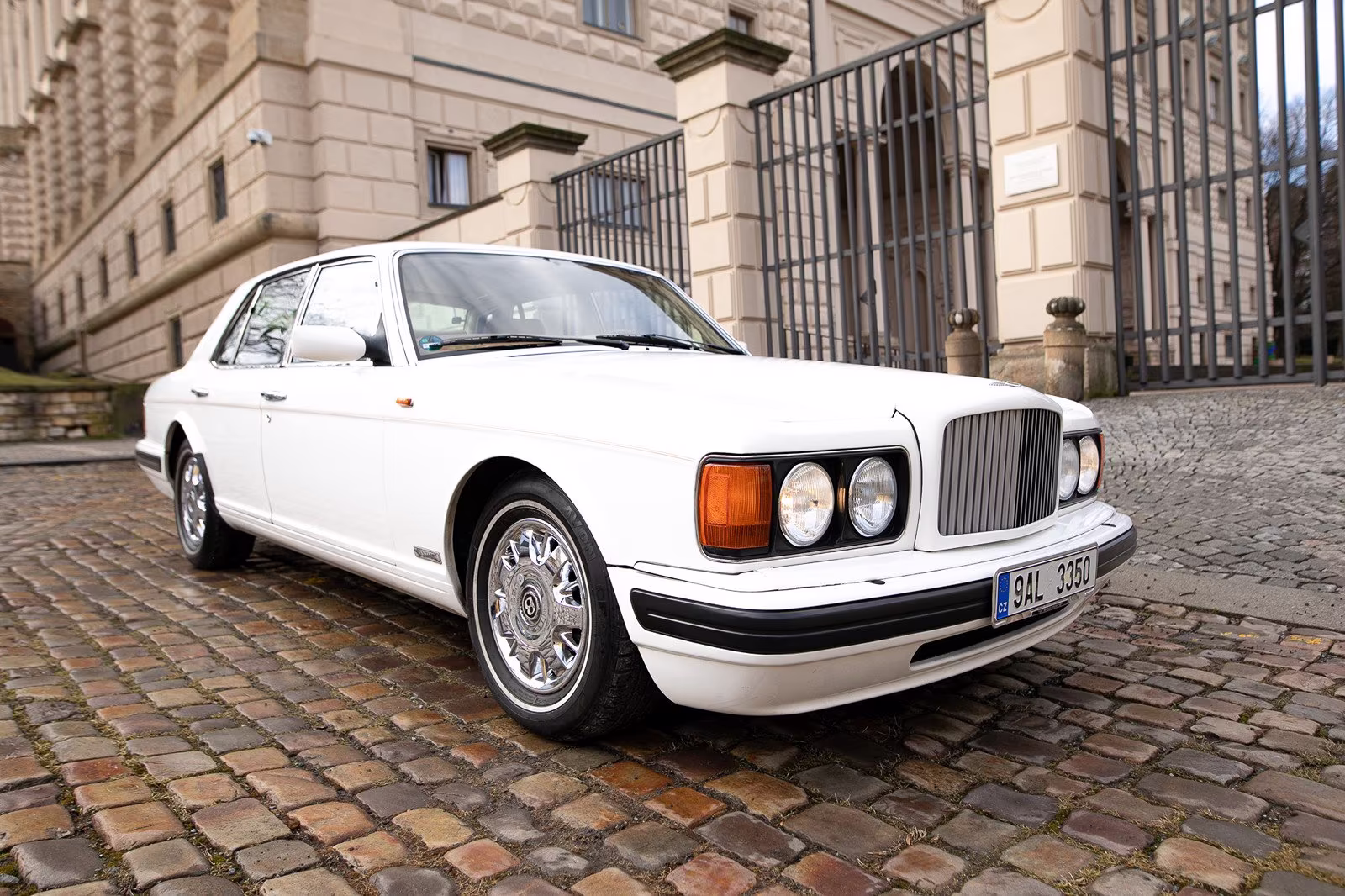 Luxusní, investiční vůz Bentley Brooklands