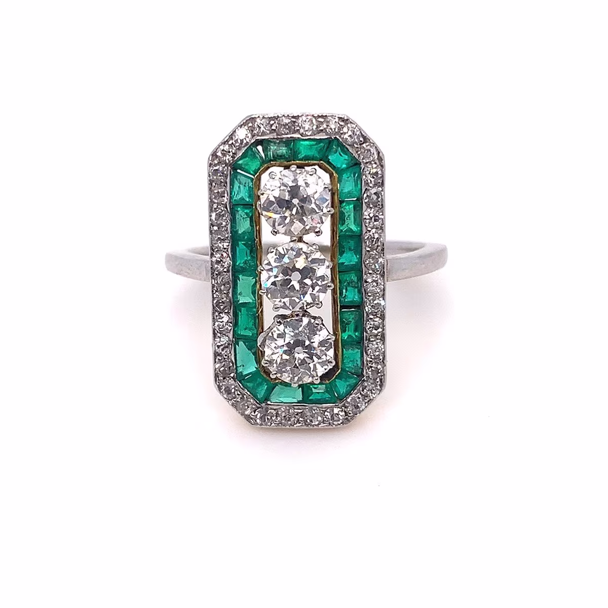 Luxusní platinový prsten s diamanty a smaragdy | Art deco | Československo 1930 | znalecký posudek