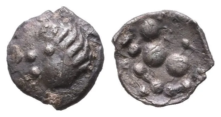 AR Obol, typ Břeclav, Stylizovaná hlava s vlasy a čelenkou vlevo / Stylizovaný koník zleva, — 1