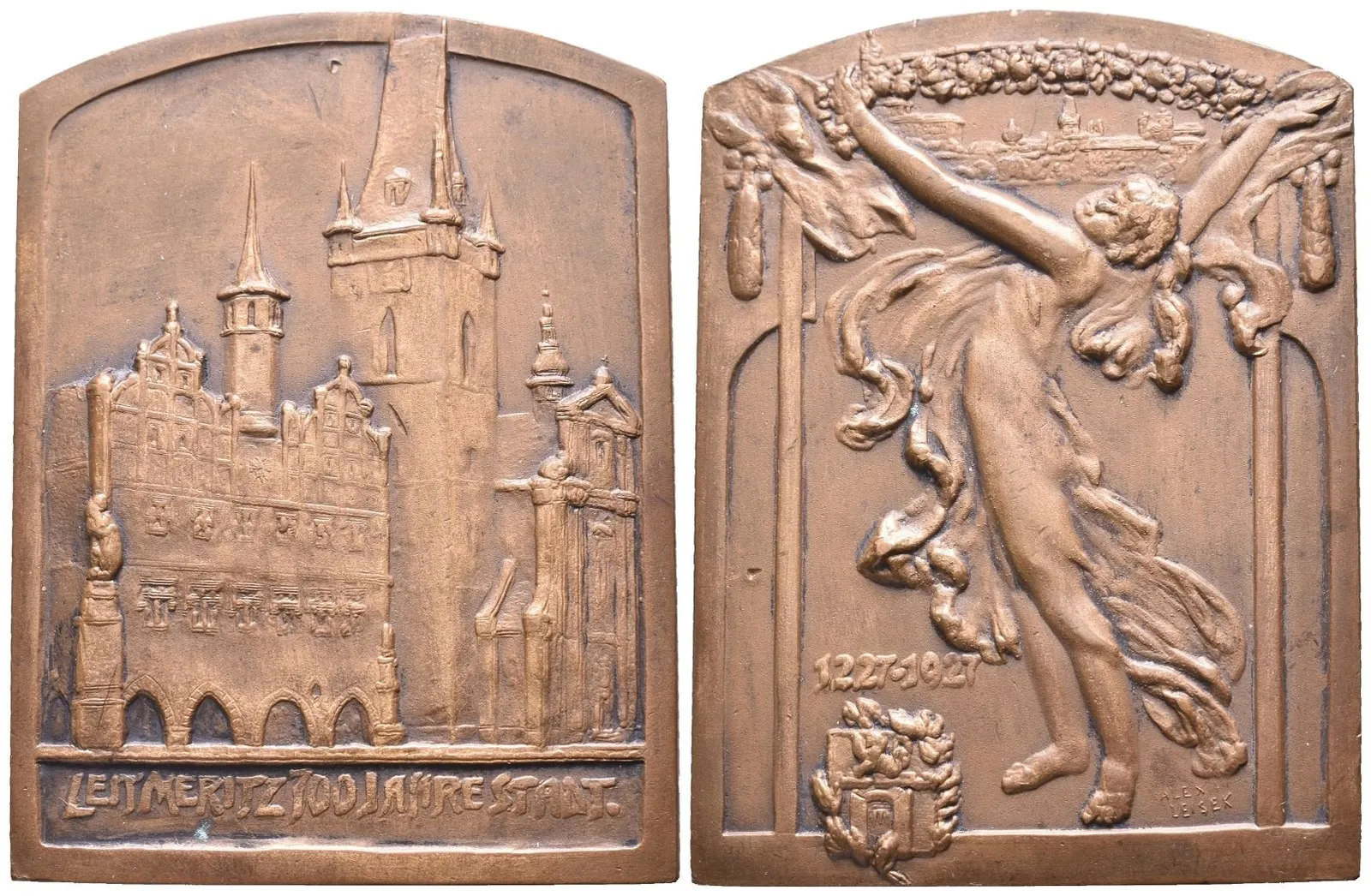 AE Plaketa 1927 (A. Leisek) - 700. výročí založení města. Bronz 70x53 mm — 1