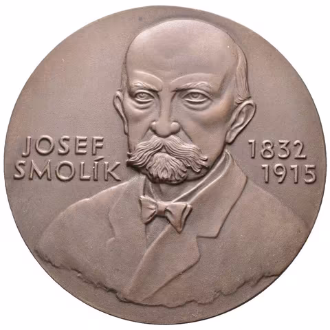AE Medaile 1982 - Josef Smolík. Poprsí J. Smolíka zpředu, nápis / Pražský