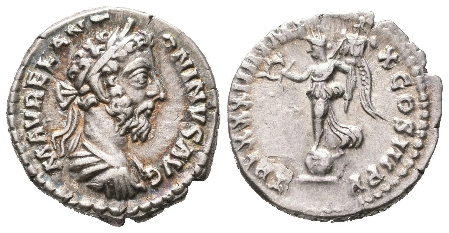 Denár, 179 - 180, Rv: TR P XXXIIII IMP X COS III P P, stojící okřídlená Victoria — 1
