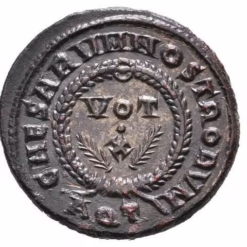 Follis, Aquileia, 330 - 335, Rv: CAESARVM NOSTRORVM VOT X ve věnci,