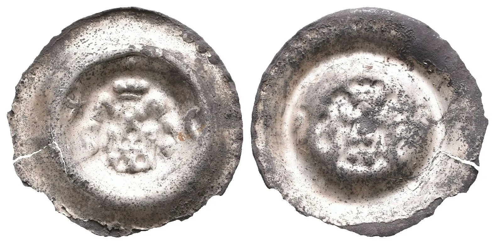 Střední brakteát moravský, Cach 992, oxidace, lehce napr. a olámaný — 1