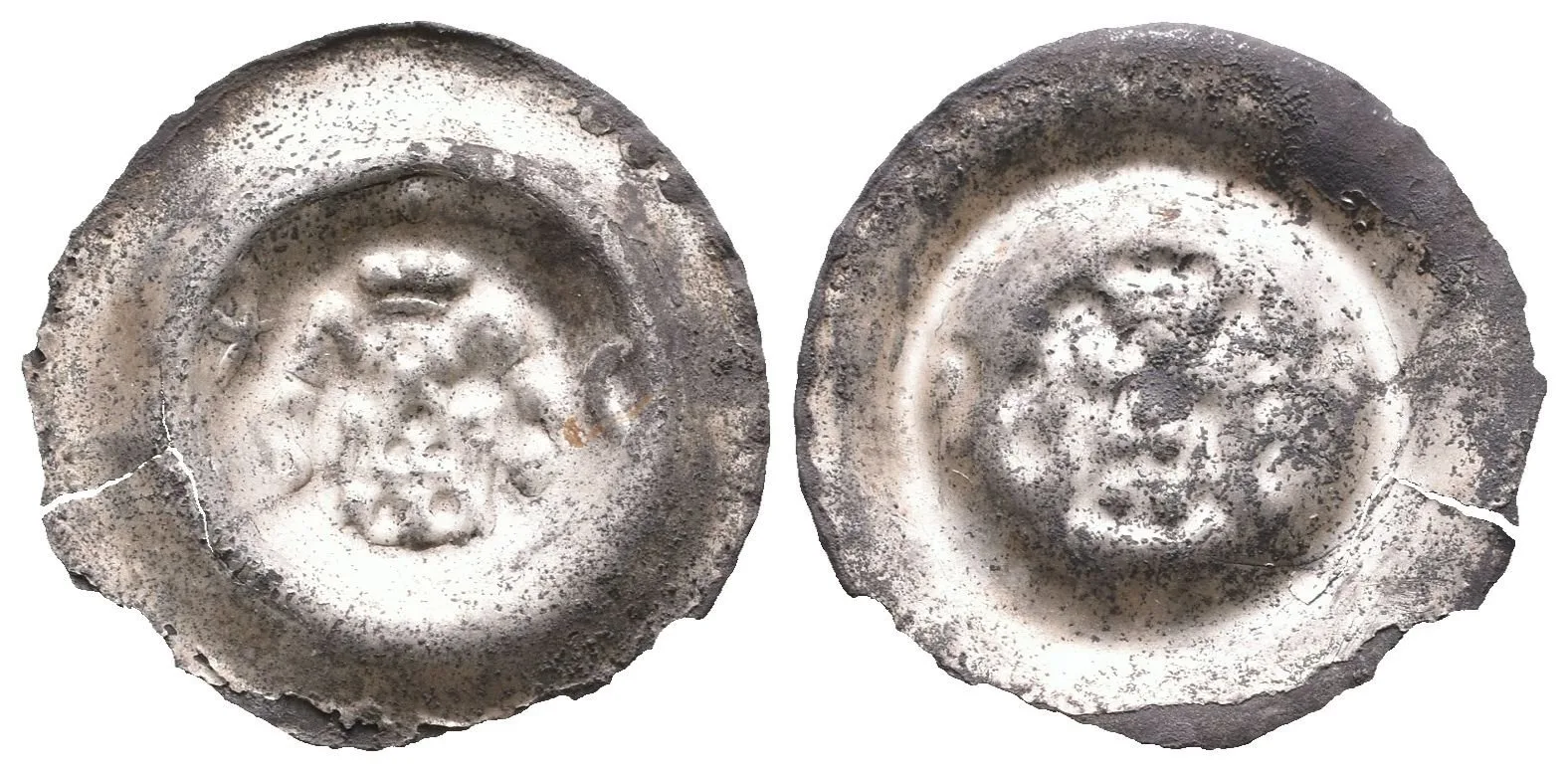 Střední brakteát moravský, Cach 992, oxidace, lehce napr. a olámaný — 1