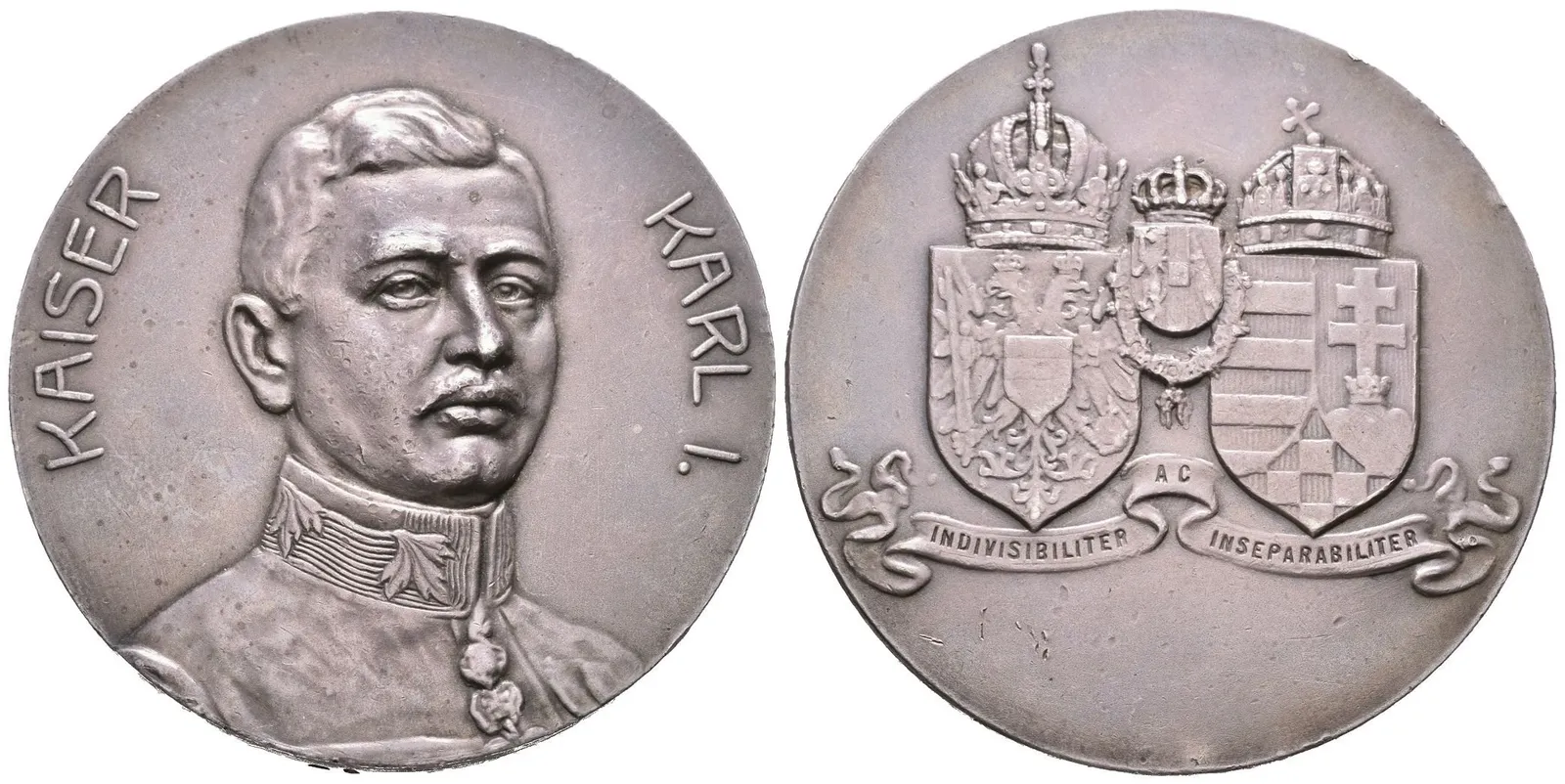 AR Medaile b.l. (1915) - Poprsí Karla z poloprofilu, opis / Korunované tři znaky, — 1