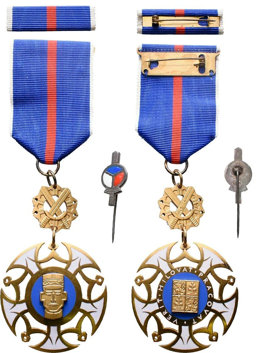 Česká a Slovenská federativní republika — 1
