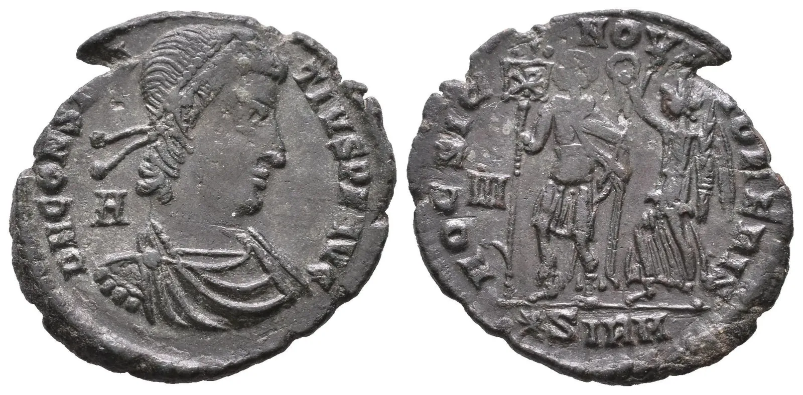 AE 2, Siscia, 350, Rv:  HOC SIGNO VICTOR ERIS, stojící císař zleva drží standartu — 1
