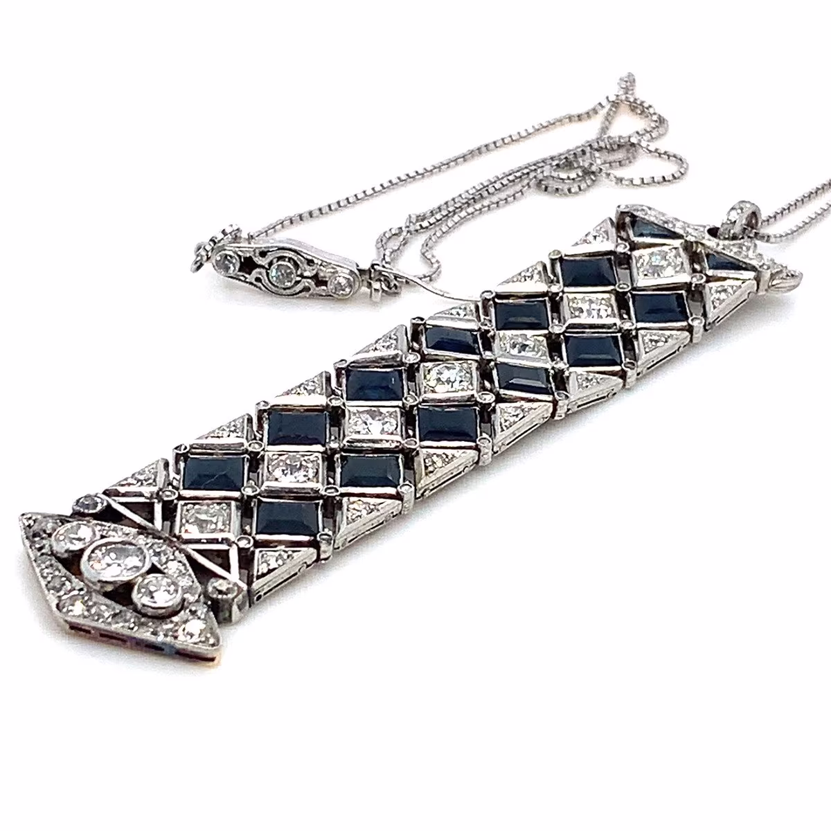 Přívěs s diamanty a safíry | Art deco | Československo 1930 | platina | znalecký posudek