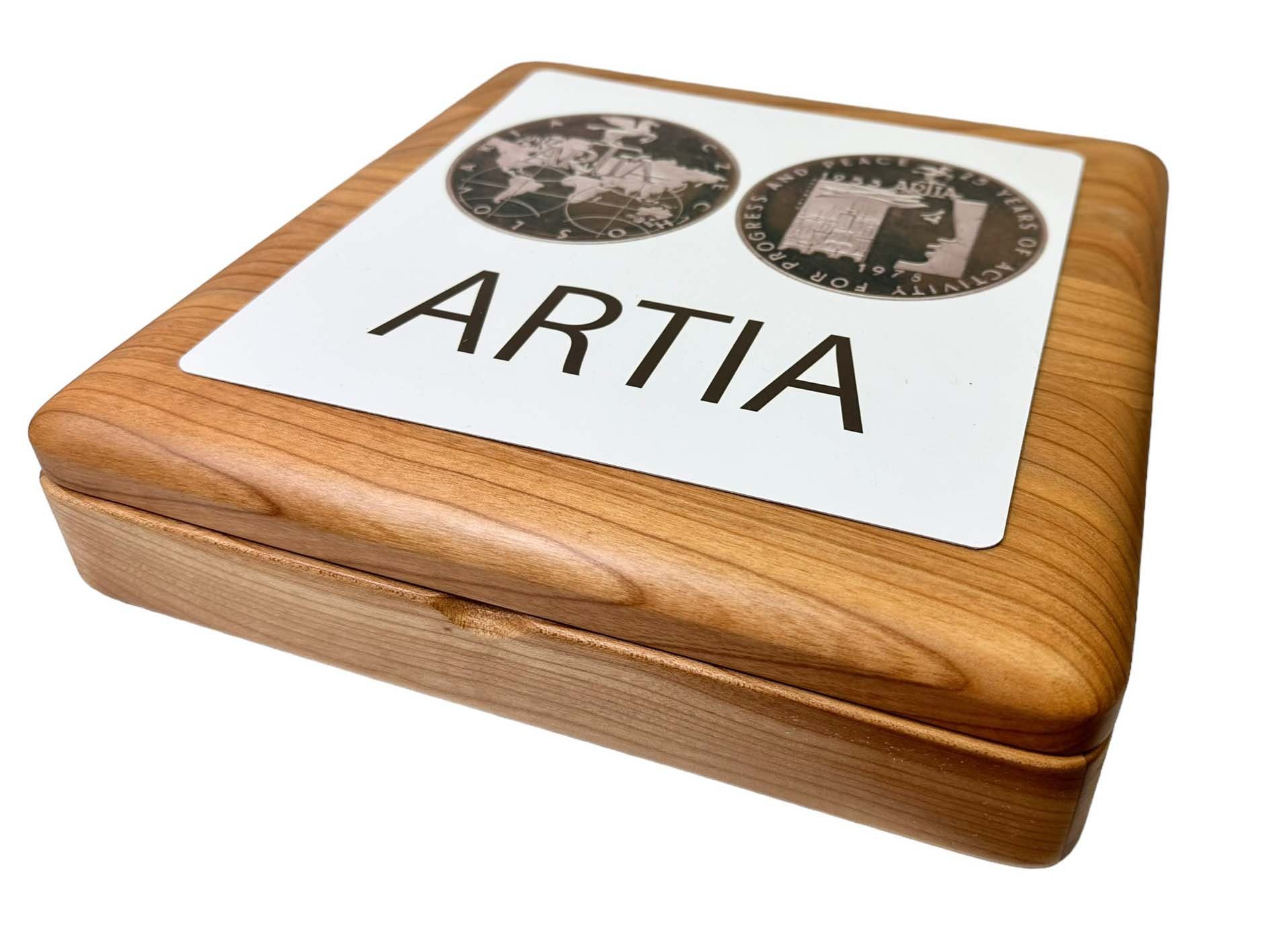 Etue - box na mince ARTIA, dřevo-sleva 1000,- kč