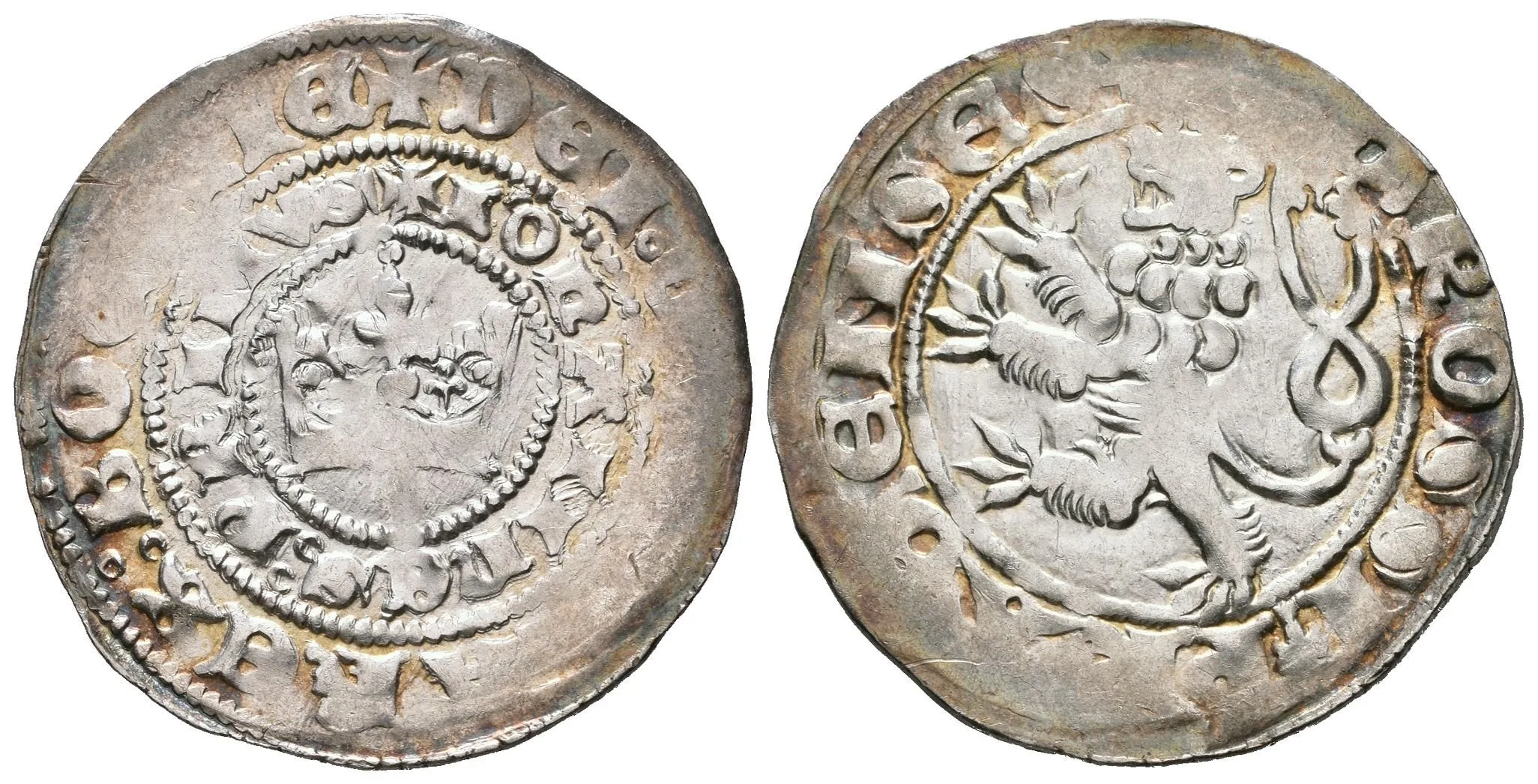 Pražský groš, Cn.36, menší zavalitější lev, rubní znaménko "9", pěkná patina — 1