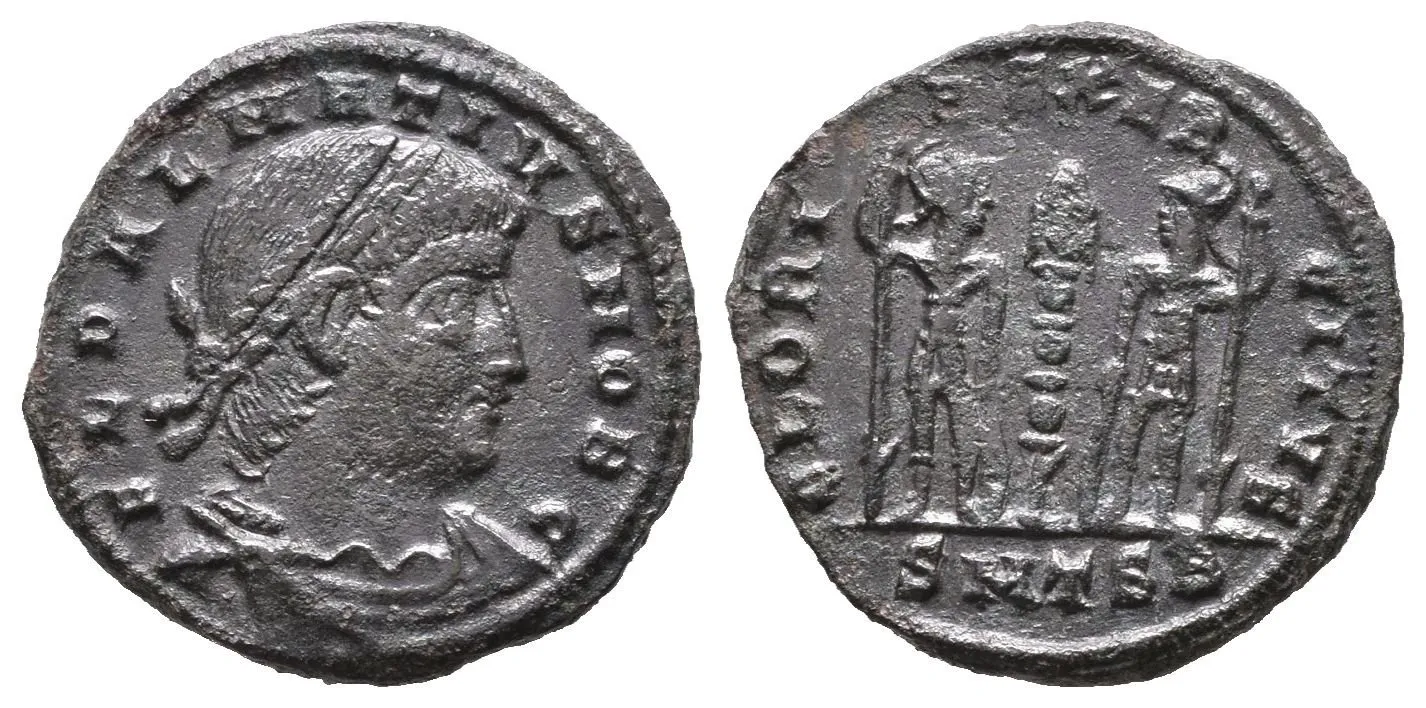 AE 3, Thessalonica, 336 - 337, Rv: GLORIA EXERCITVS, dva vojáci stojící proti sobě — 1