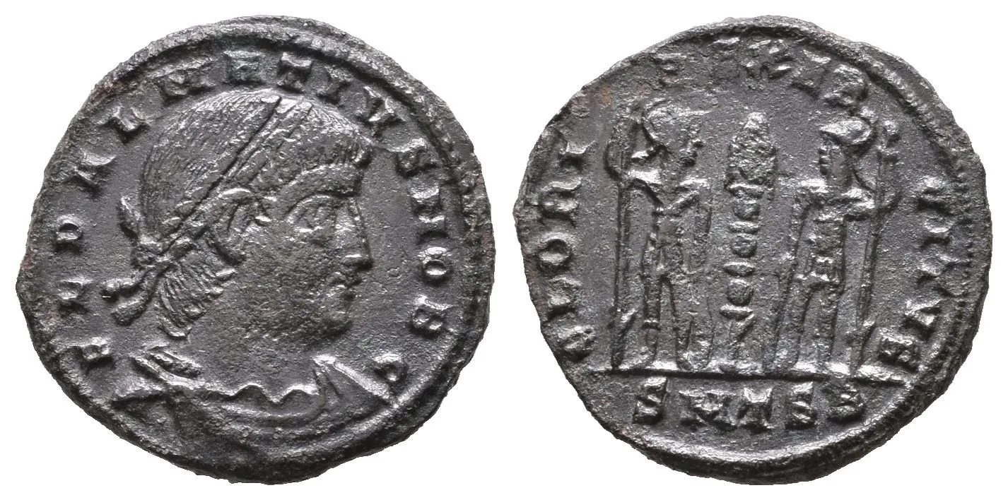 AE 3, Thessalonica, 336 - 337, Rv: GLORIA EXERCITVS, dva vojáci stojící proti sobě — 1