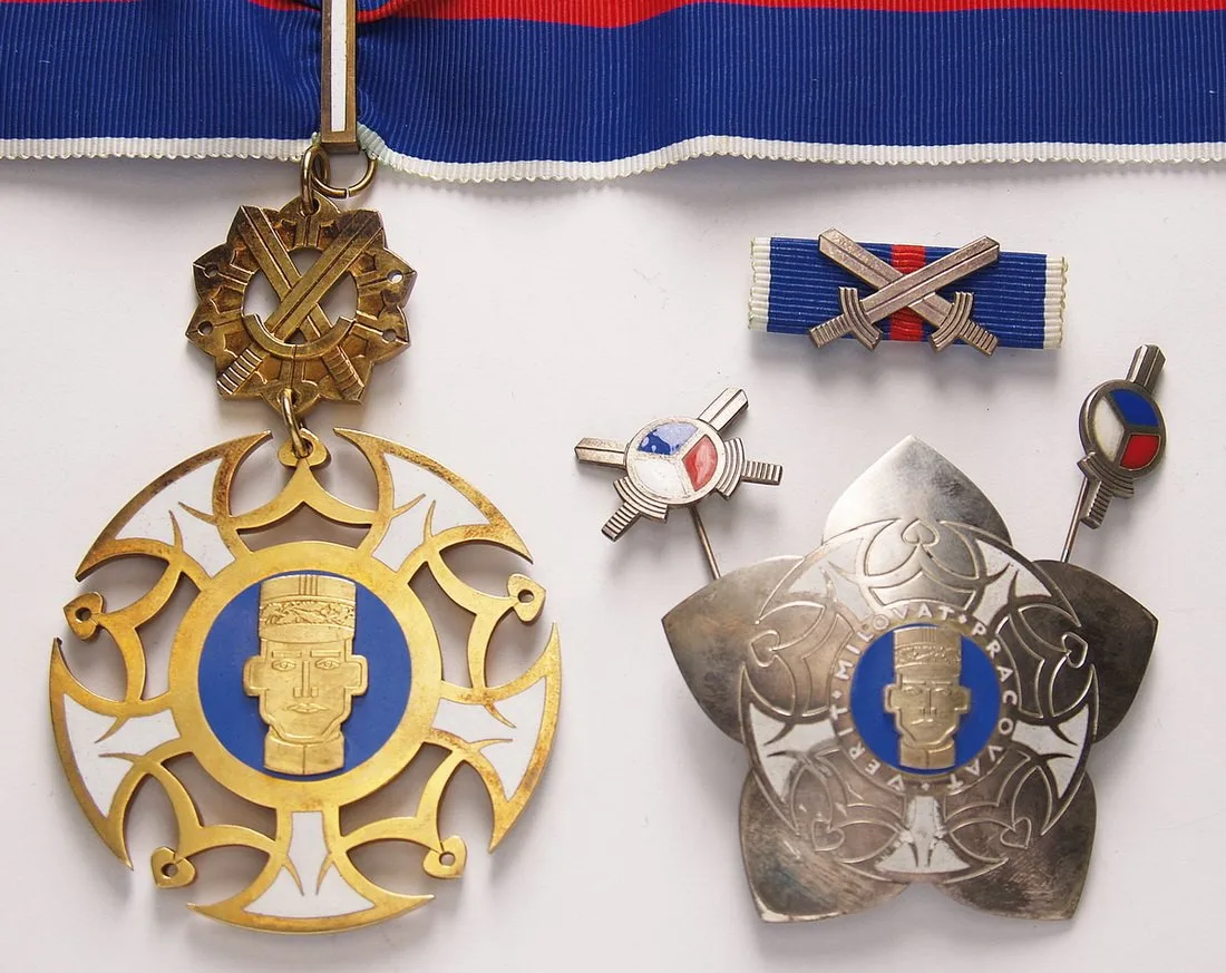 Česká a Slovenská federativní republika — 1