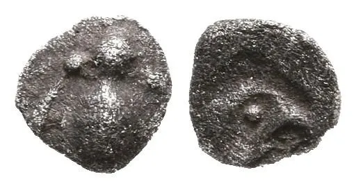 Tetartemorion, 500 - 420 př. Kr., Včela s roztaženými křídly / Hlava orla vpravo v — 1