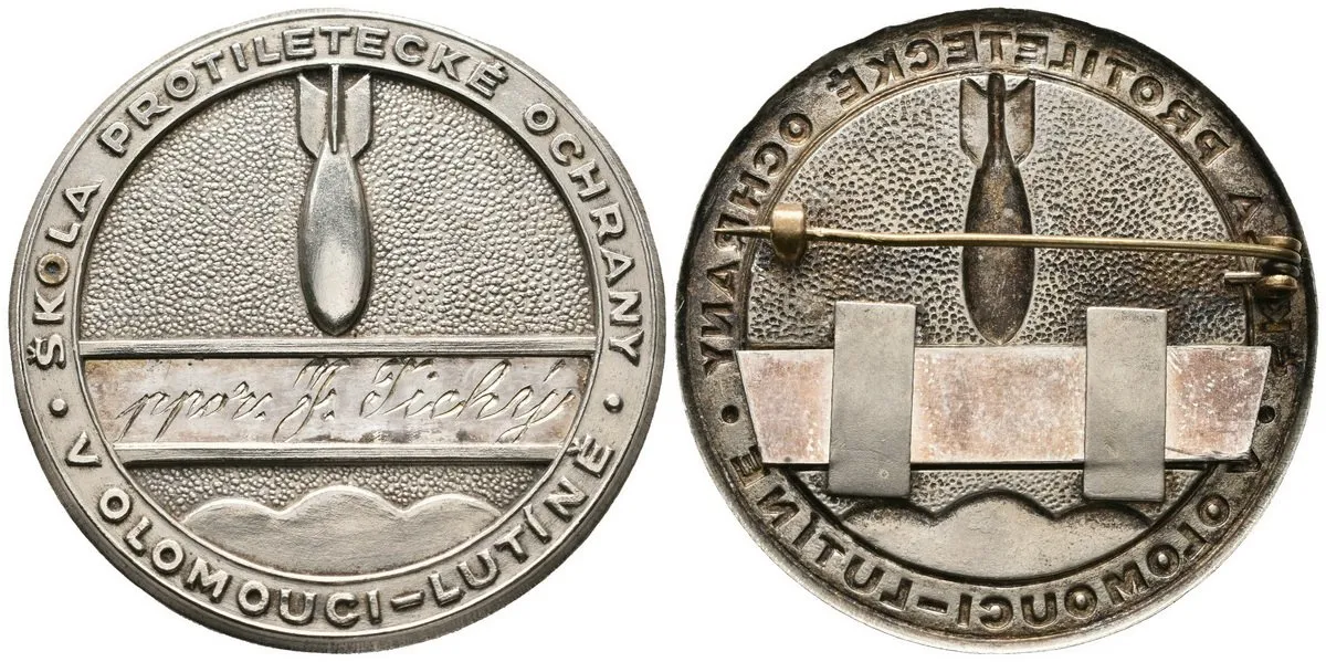 Československo - odznaky vojenských škol — 1