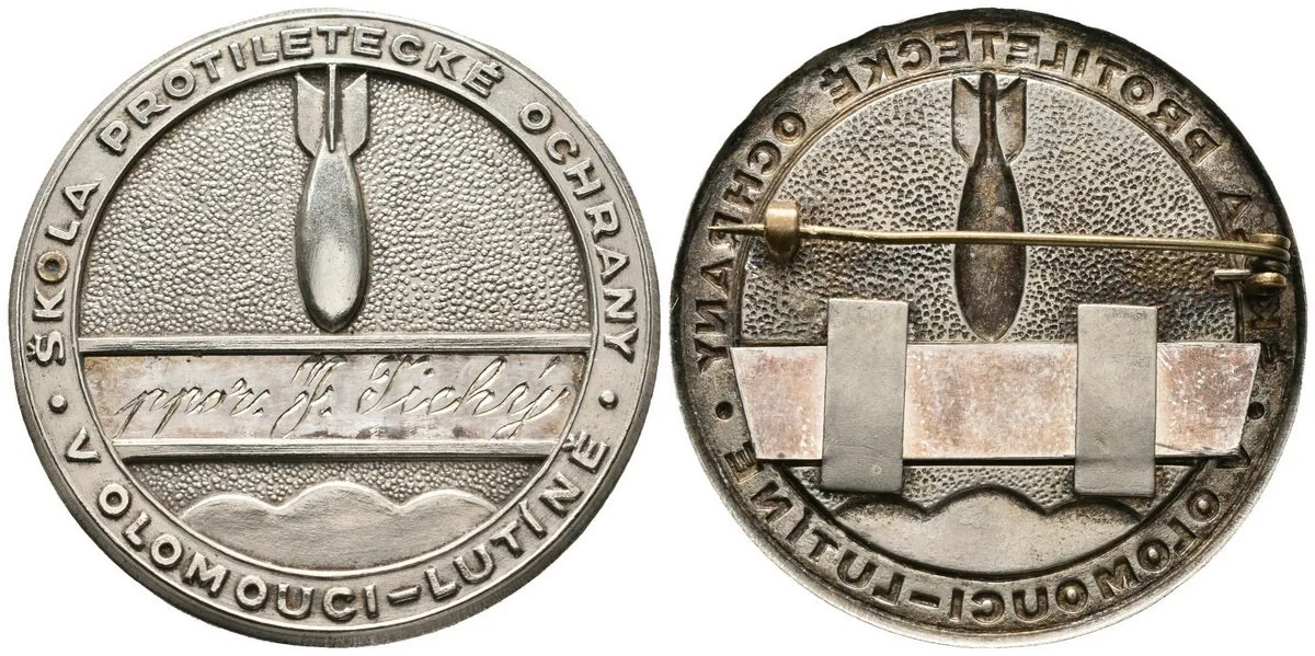 Československo - odznaky vojenských škol — 1