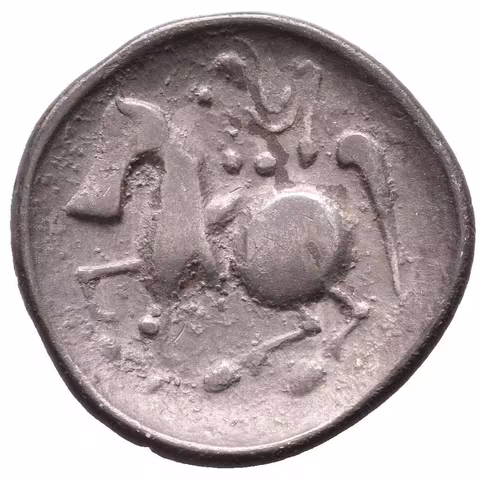 Tetradrachma, typ Zweigarm, Stylizovaná hlava Die zprava (ražba z opotřebovaného razidla) /