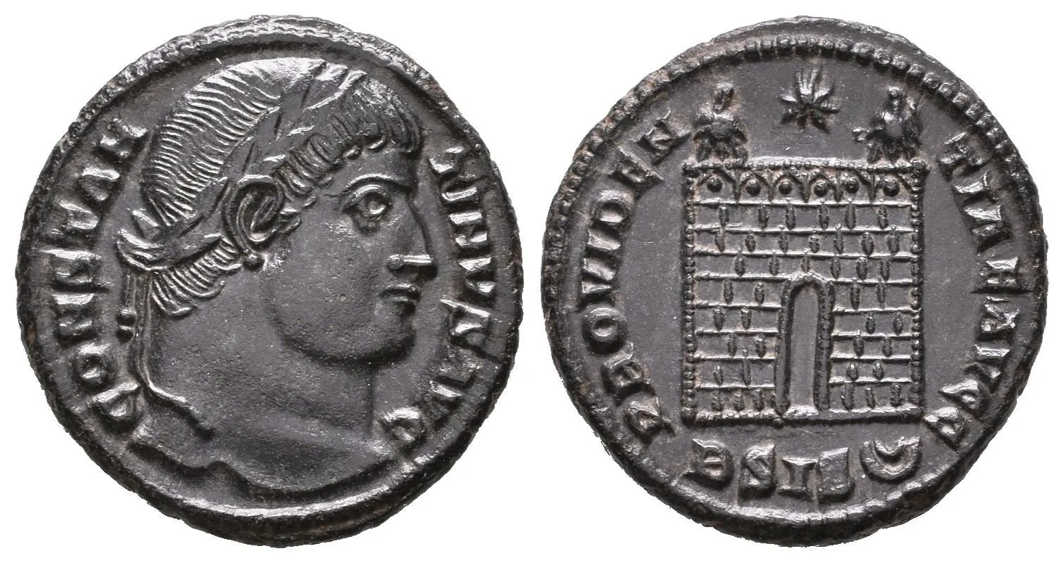 Follis, Siscia, 328-329, Rv: PROVIDENTIAE AVGG, táborová brána, — 1