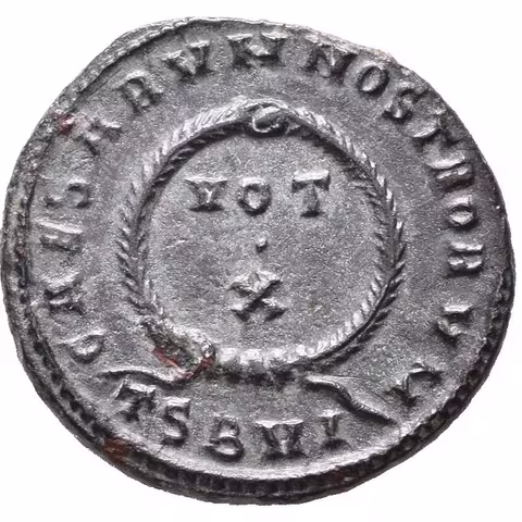 AE 3, Thessalonika, 320 - 321, Rv: CAESARVM NOSTRORVM, ve věnci nápis