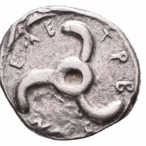 AR Tetrobol, cca. 380 př. Kr., Lví skalp čelně / Triskeles, kolen nápis TRBBENIMI, SG.5232,