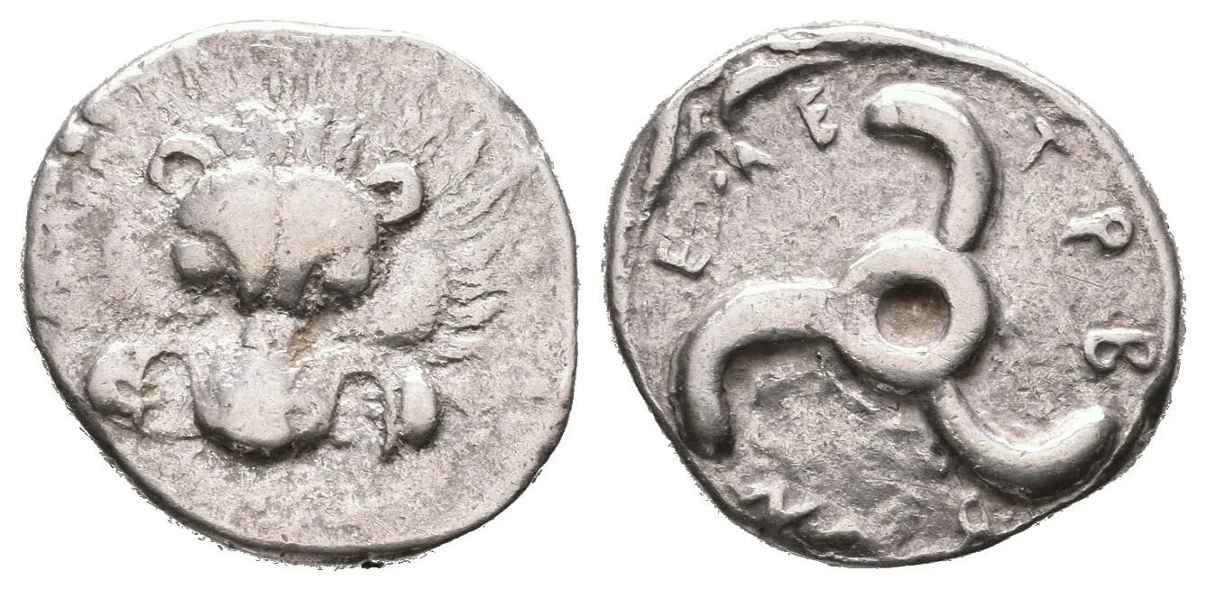 AR Tetrobol, cca. 380 př. Kr., Lví skalp čelně / Triskeles, kolen nápis TRBBENIMI, SG.5232, — 1