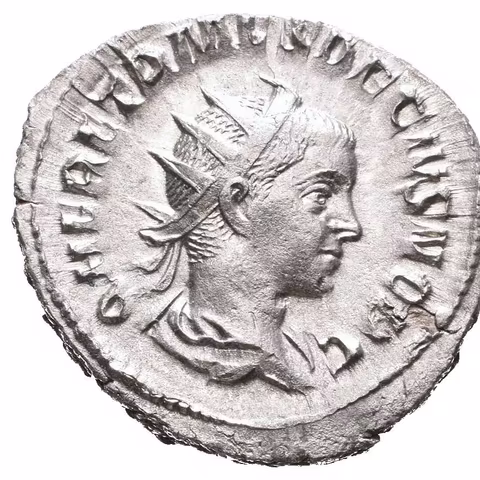 Antoninian, Rv: PIETAS AVGVSTORVM, aspergillum, simpulum, konvice, štít