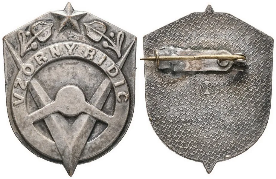 Nejlepší, vzorný, zasloužilý — 1