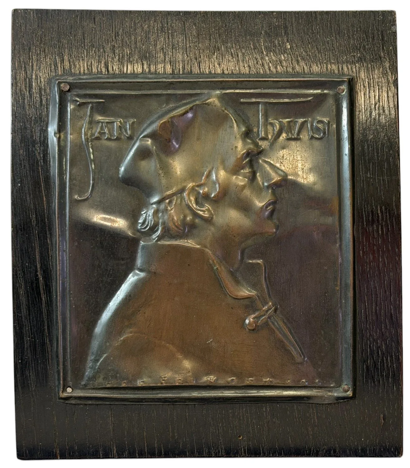 AE Plaketa 1915 - Jan Hus, bronzový tepaný reliéf na dřevěné desce, 143x131 — 1