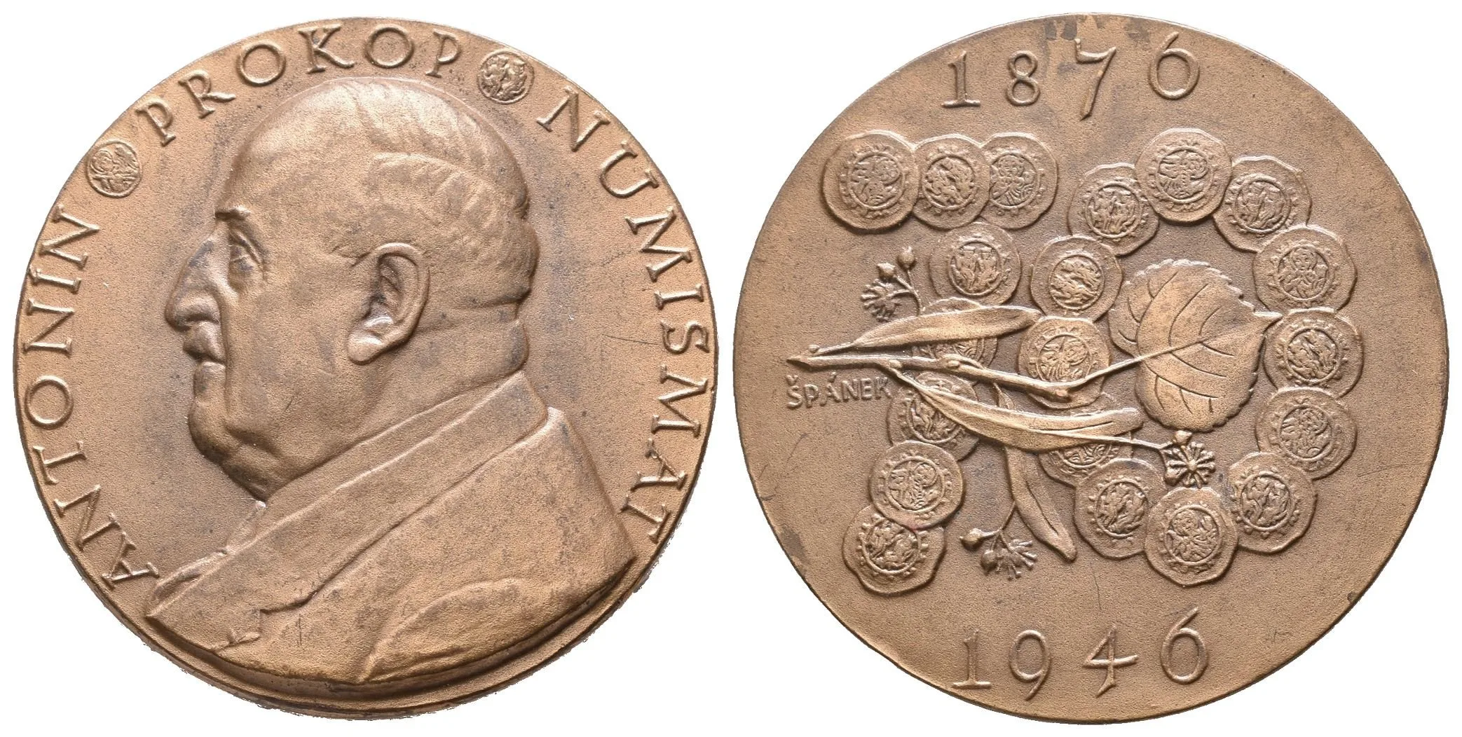 AE Medaile 1946 - K 70. narozeninám numismatika Antonína Prokopa. Poprsí zleva, — 1