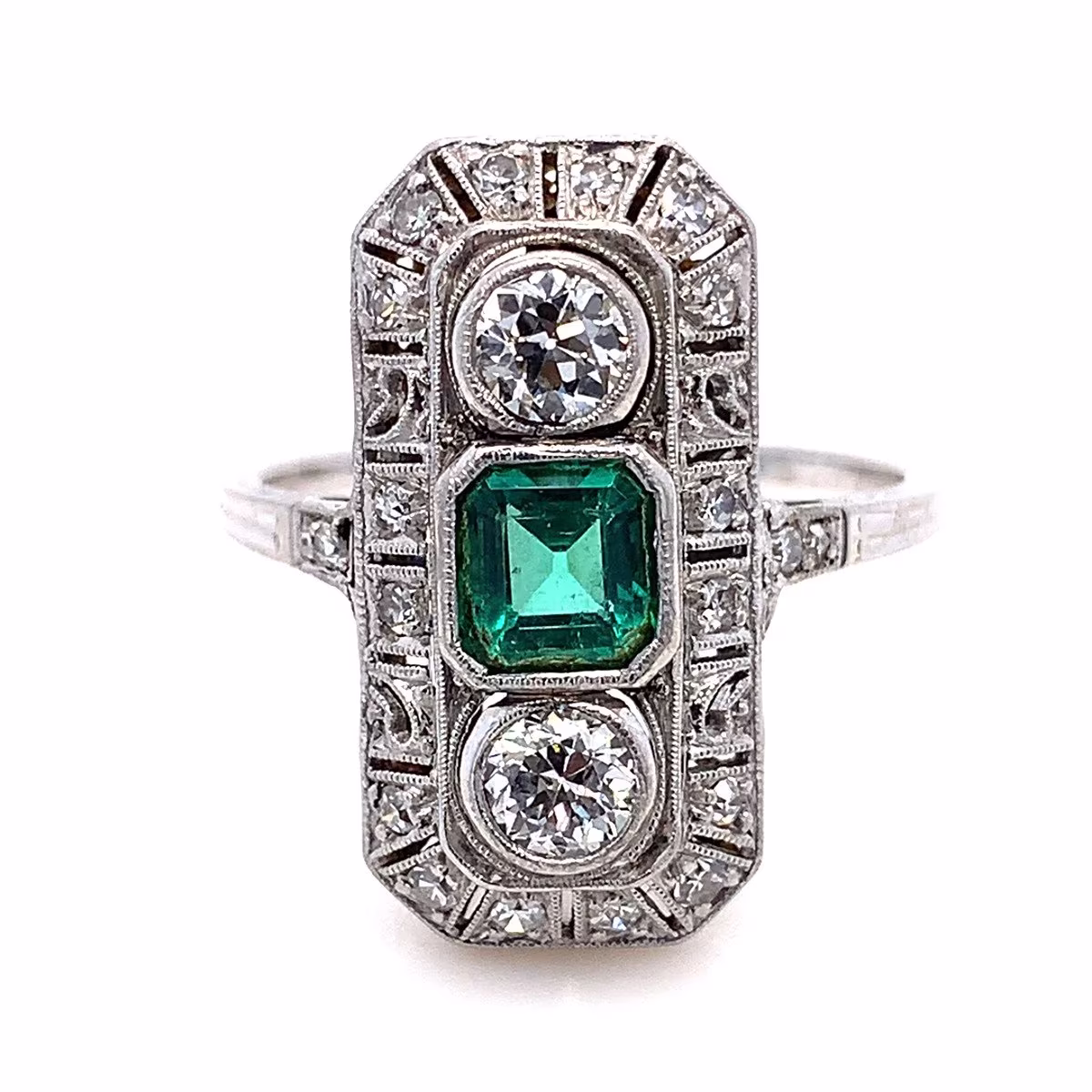 Luxusní prsten s diamanty a smaragdem | Art deco | Československo 1930 | znalecký posudek