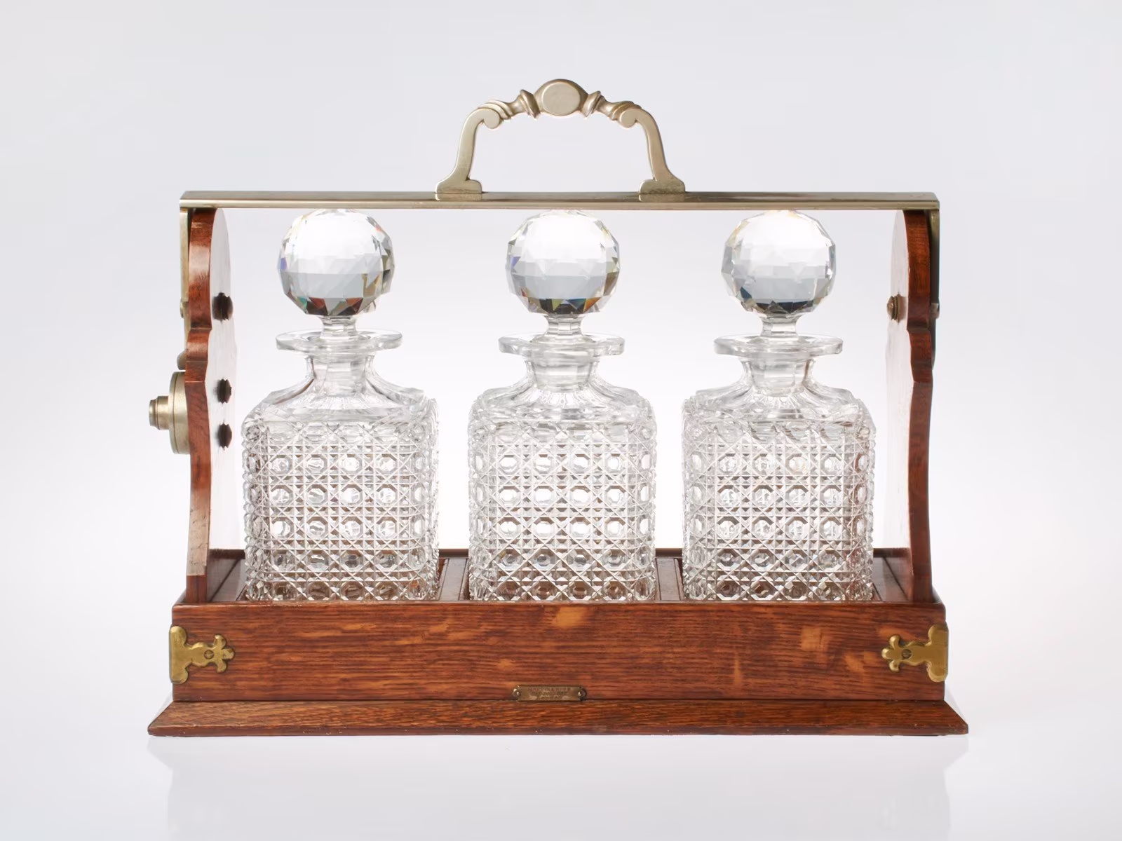 Art deco sada tří skleněných karaf na alkohol - Tantalus