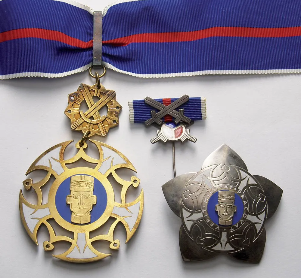 Česká a Slovenská federativní republika — 1