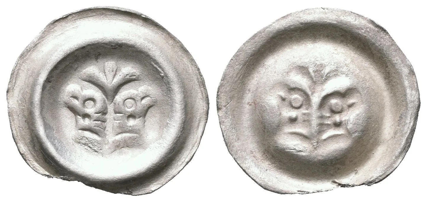 Malý brakteát moravský, Cach 951, pěkně vyražený, drobné rysky, — 1