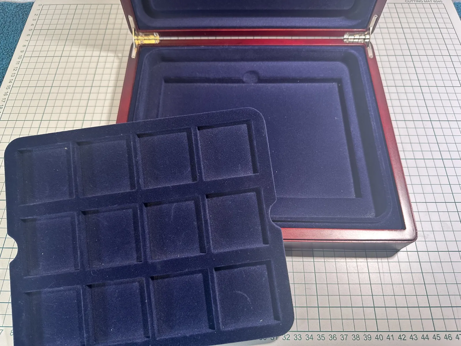 Použité - Dřevěná Etue - plato 12 Quadrum - Rozměr foto