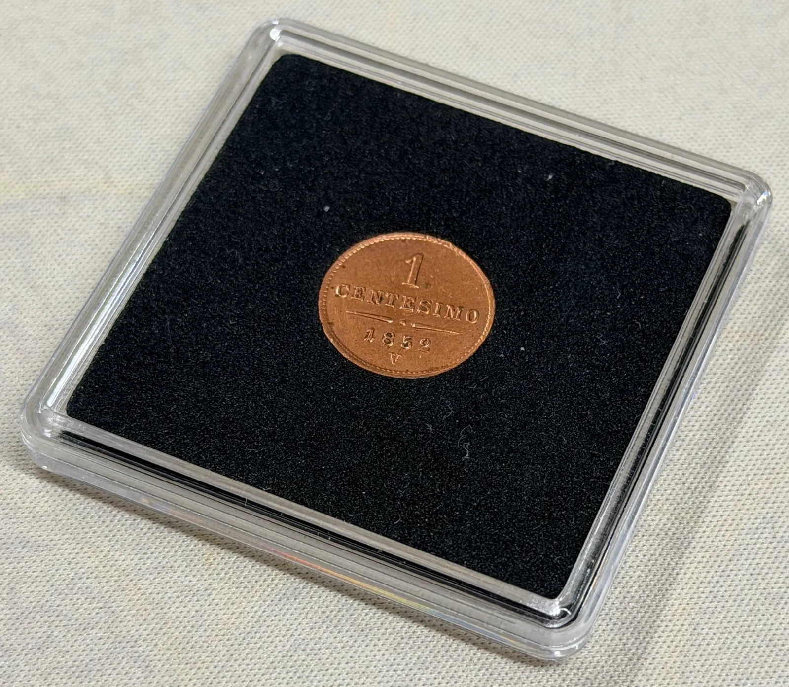 15 mm - Plastová kapsle/bublinka na mince QUADRUM - 1 kus