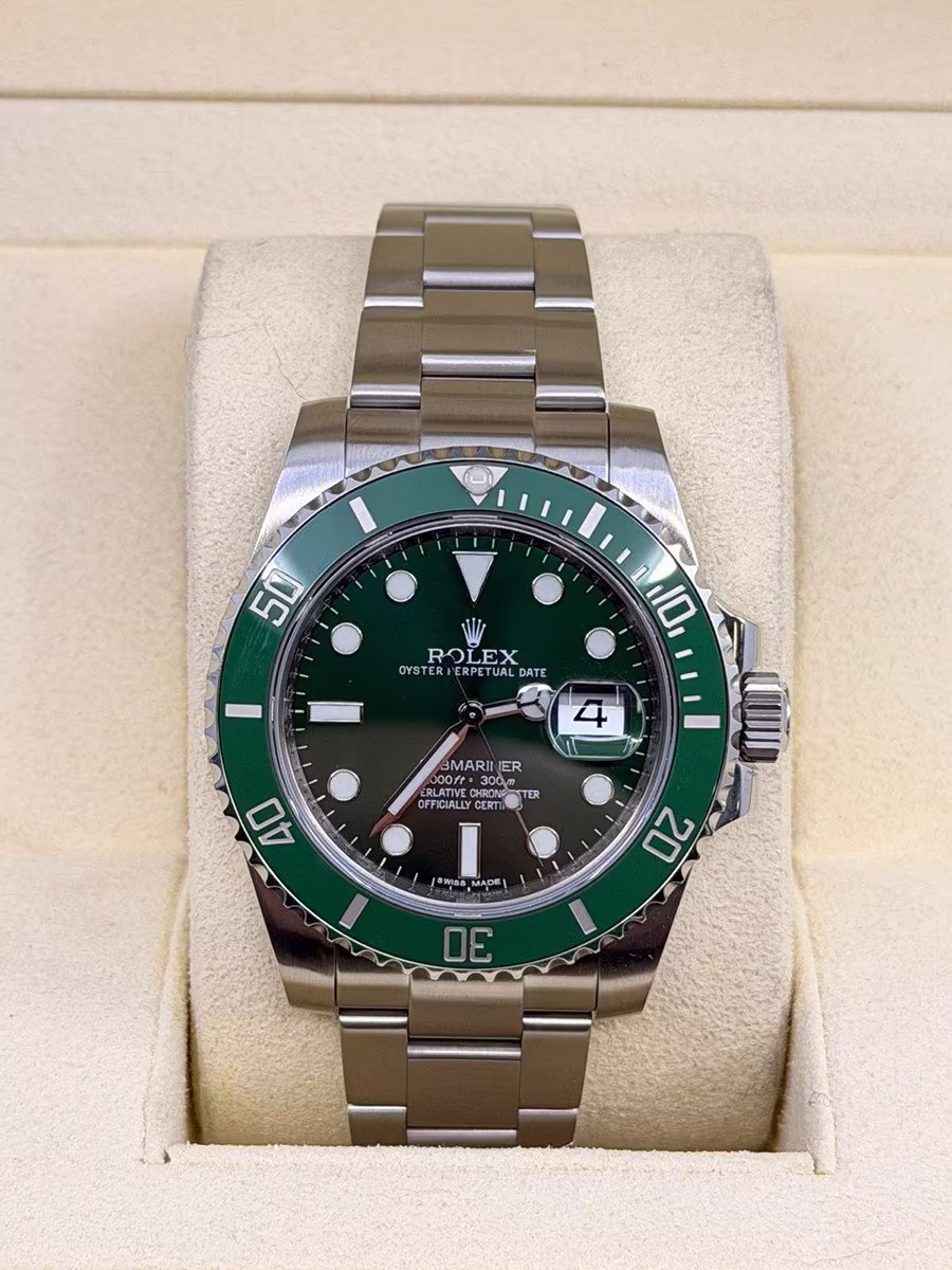 ROLEX 

SUBMARINER DATE 


116610LV