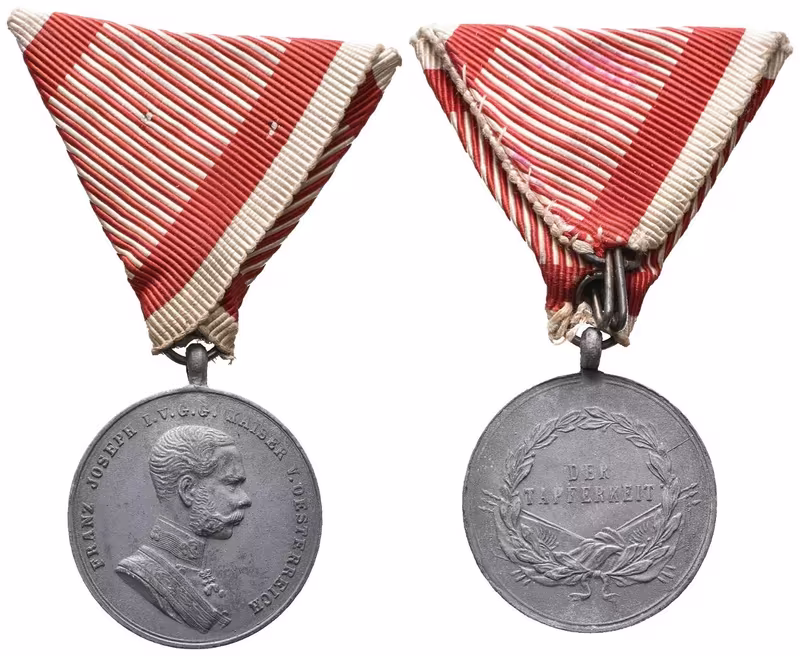 Medaile za statečnost, II. třída, válečný kov
