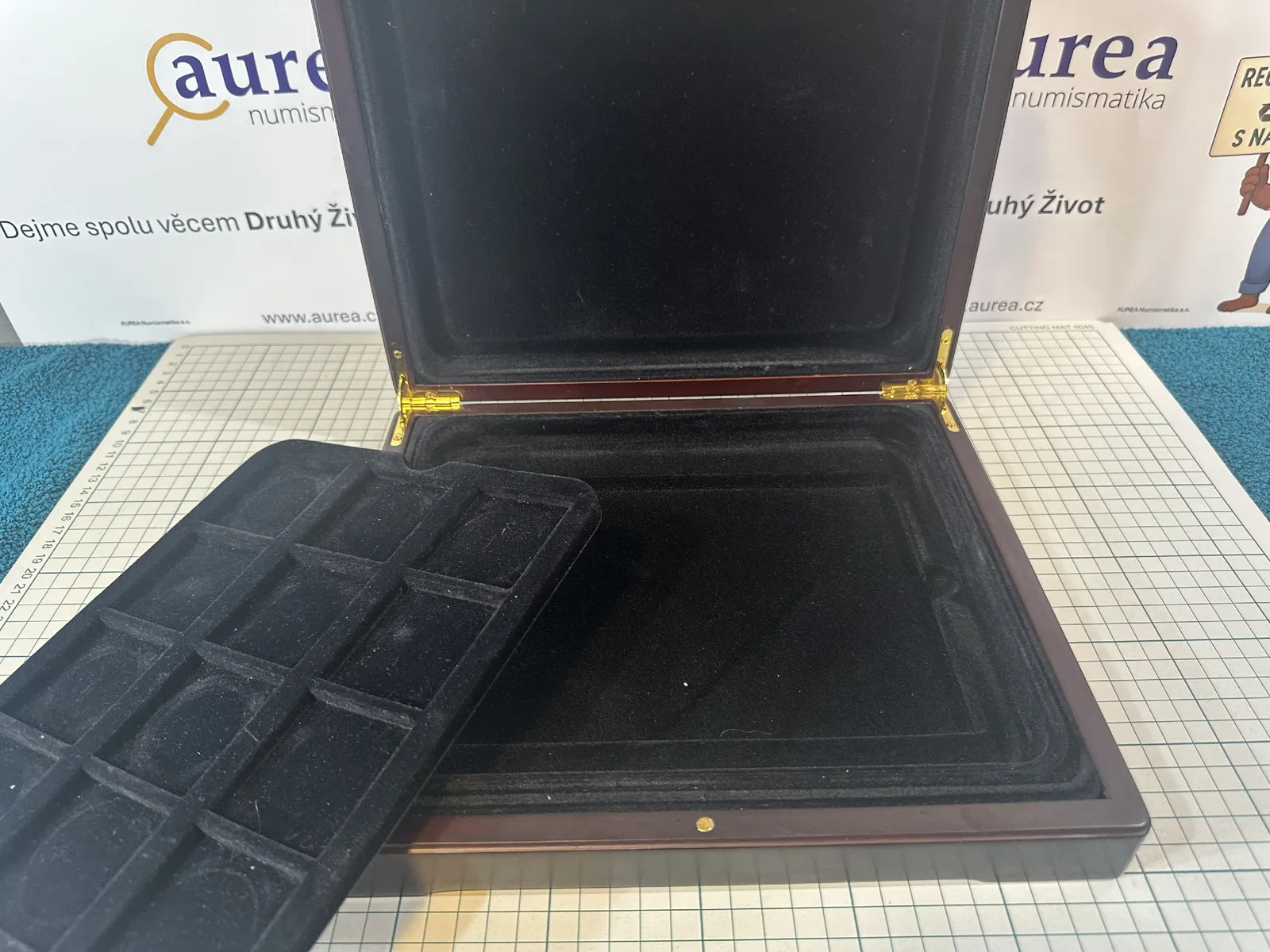 Použité - Dřevěná Etue - plato 12 Quadrum - Rozměr foto