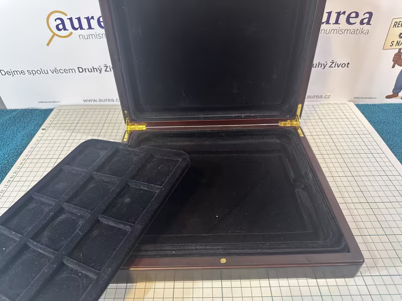 Použité - Dřevěná Etue - plato 12 Quadrum - Rozměr foto