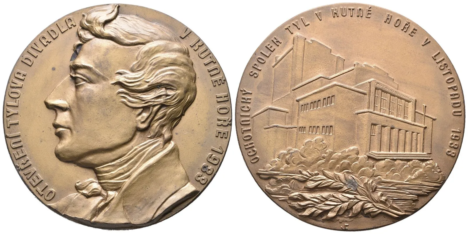 AE Medaile 1933 - K otevření Tylova divadla. Hlava Josefa Kajetána Tyla zleva, opis / — 1