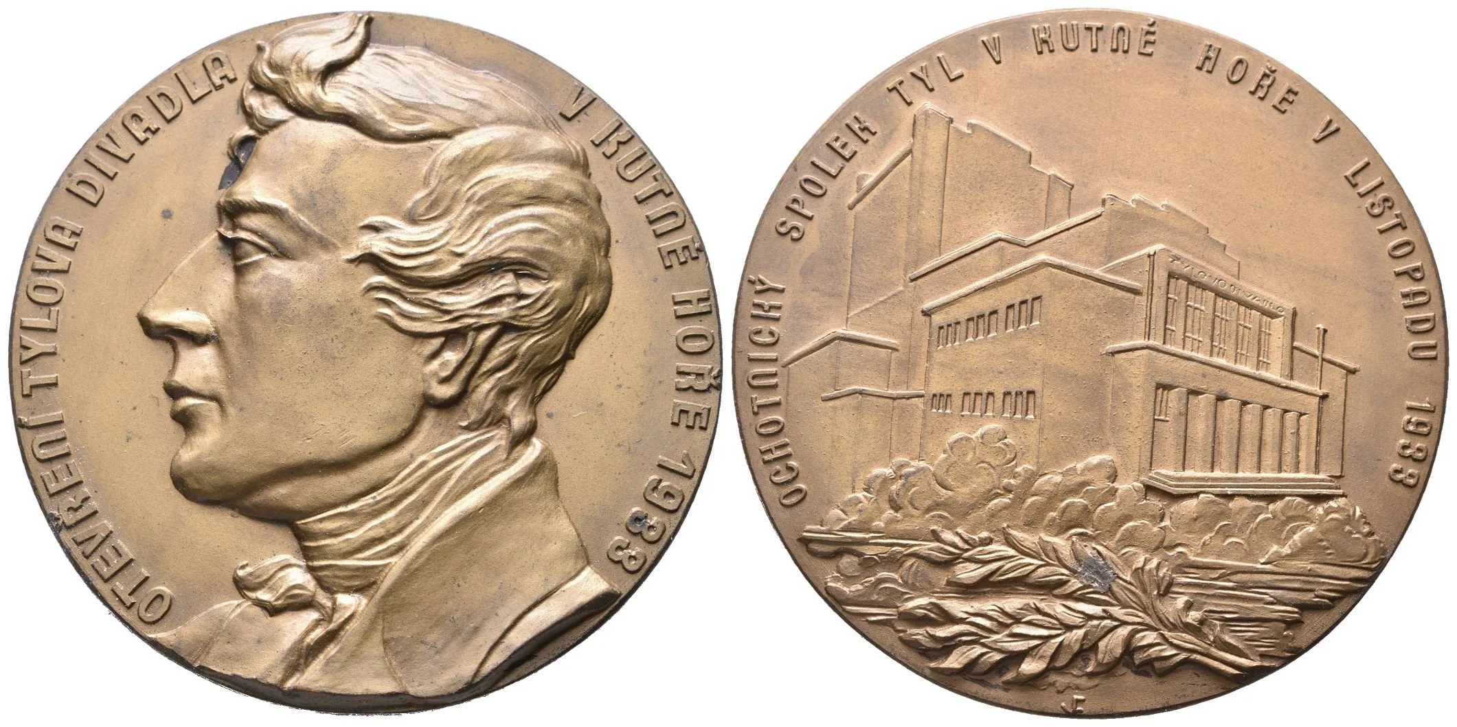 AE Medaile 1933 - K otevření Tylova divadla. Hlava Josefa Kajetána Tyla zleva, opis / — 1