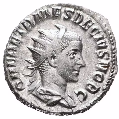 Antoninian, Rv: PIETAS AVGVSTORVM, aspergillum, simpulum, konvice, štít